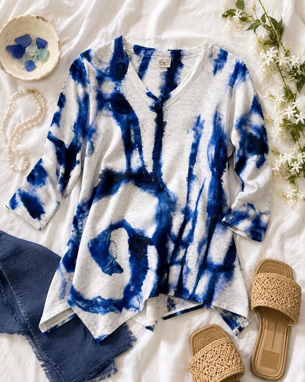 Et Lois Blue White Abstract Asymmetrical Tunic Blouse Medium